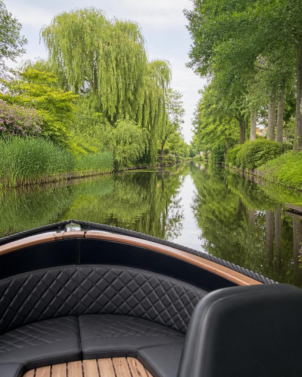 Rustige kades en groene oevers